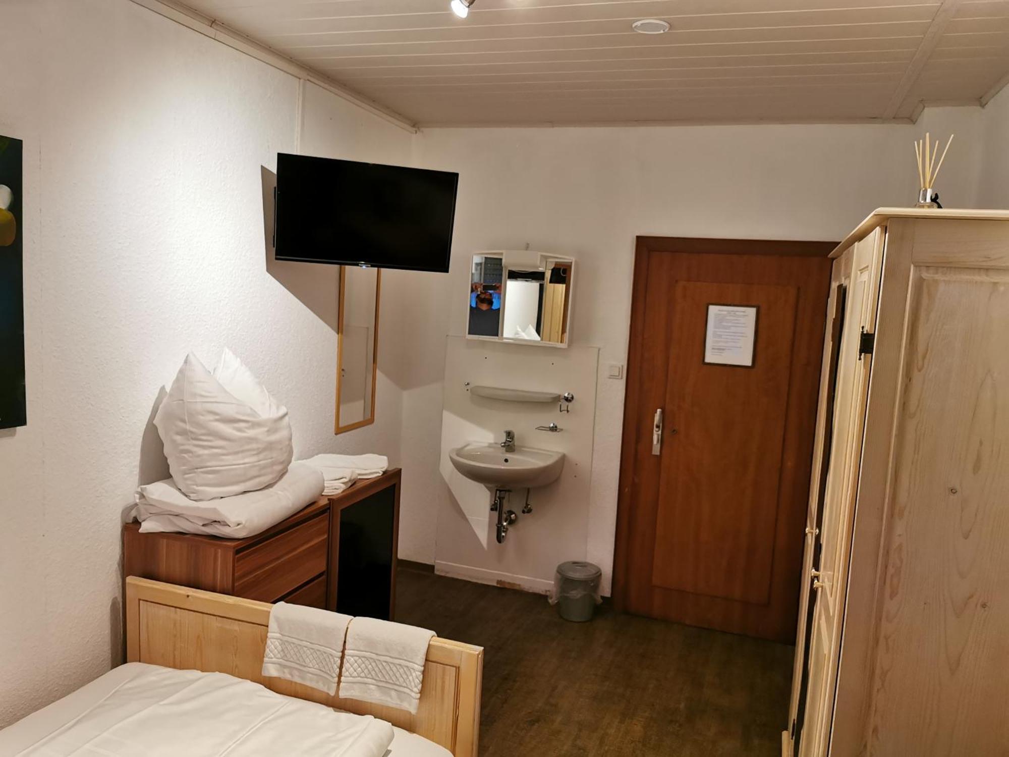 See Lord Hotel Kaiserslautern Rum bild
