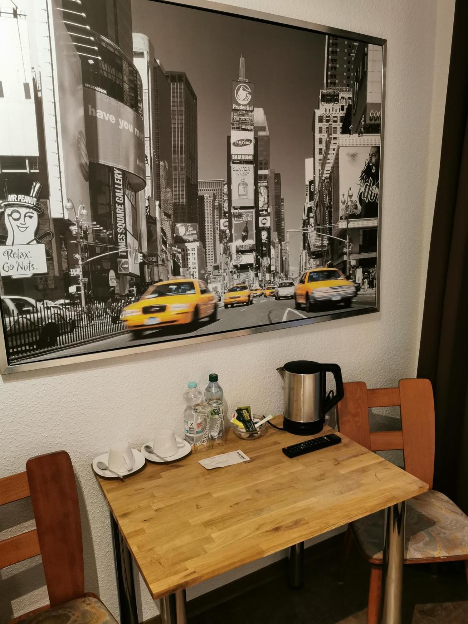 See Lord Hotel Kaiserslautern Rum bild